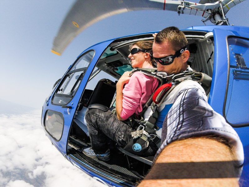 Sauter en parachute depuis un hélicoptère à l'ile de la Réunion !